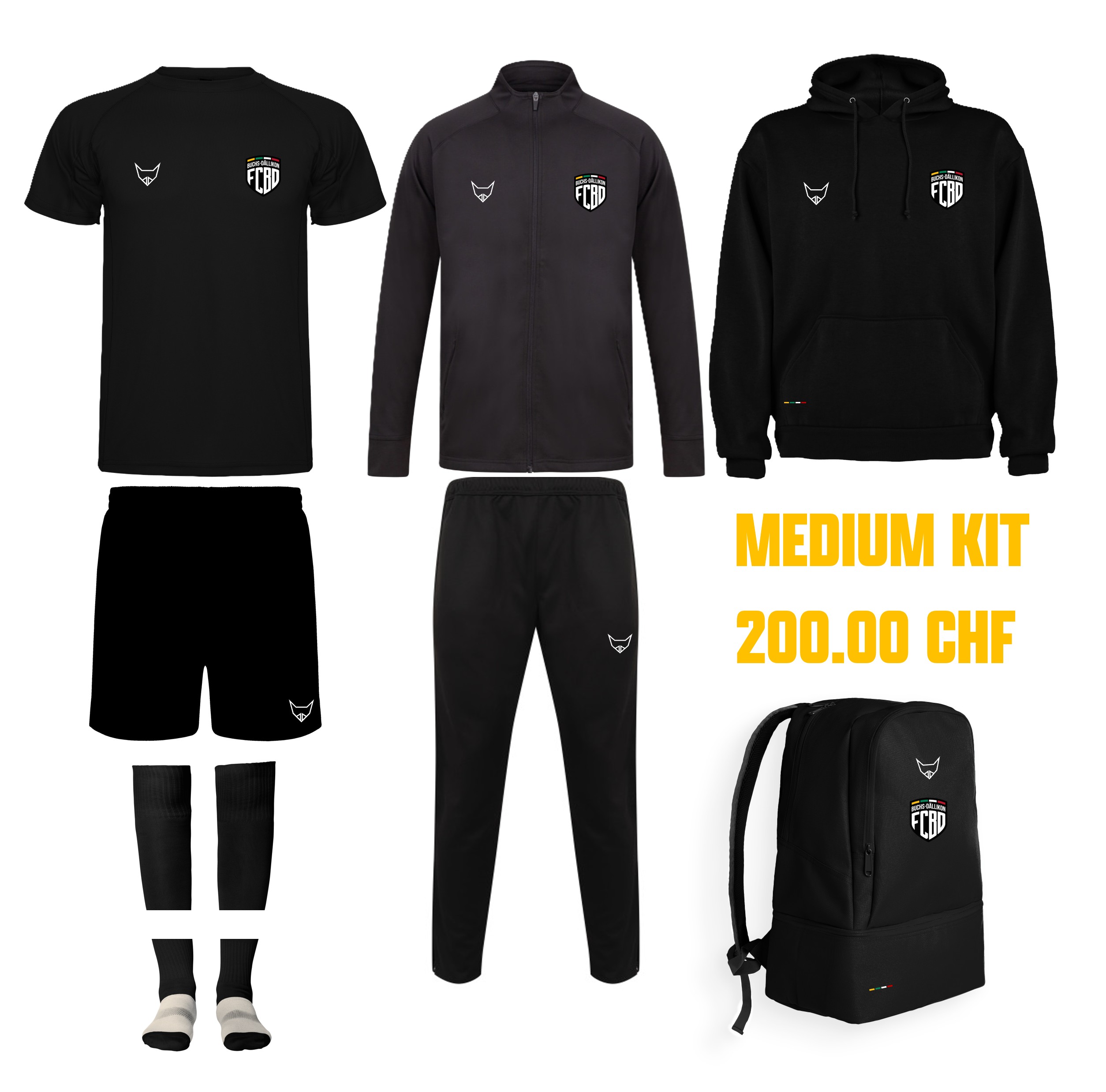 Abbildung des FCBD Medium Kit: weißes Fußballtrikot, schwarze Shorts, schwarze Stutzen, schwarzer Trainingstop, weiße Kapuzenjacke, schwarze Jogginghose und schwarzer Rucksack mit FCBD-Logo